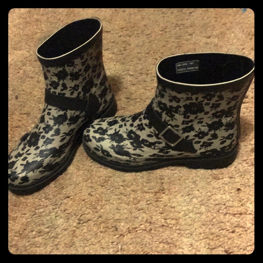 Rain boots